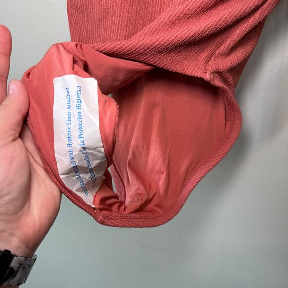 Vitamin A Terracotta Scoop Neck Ripple Texture One Piece Swimsuit Size Medium - Picture 5 of 9